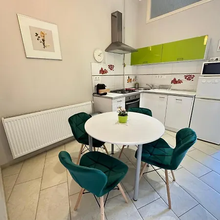 Orangehomes One Bedroom Cozy Budapest